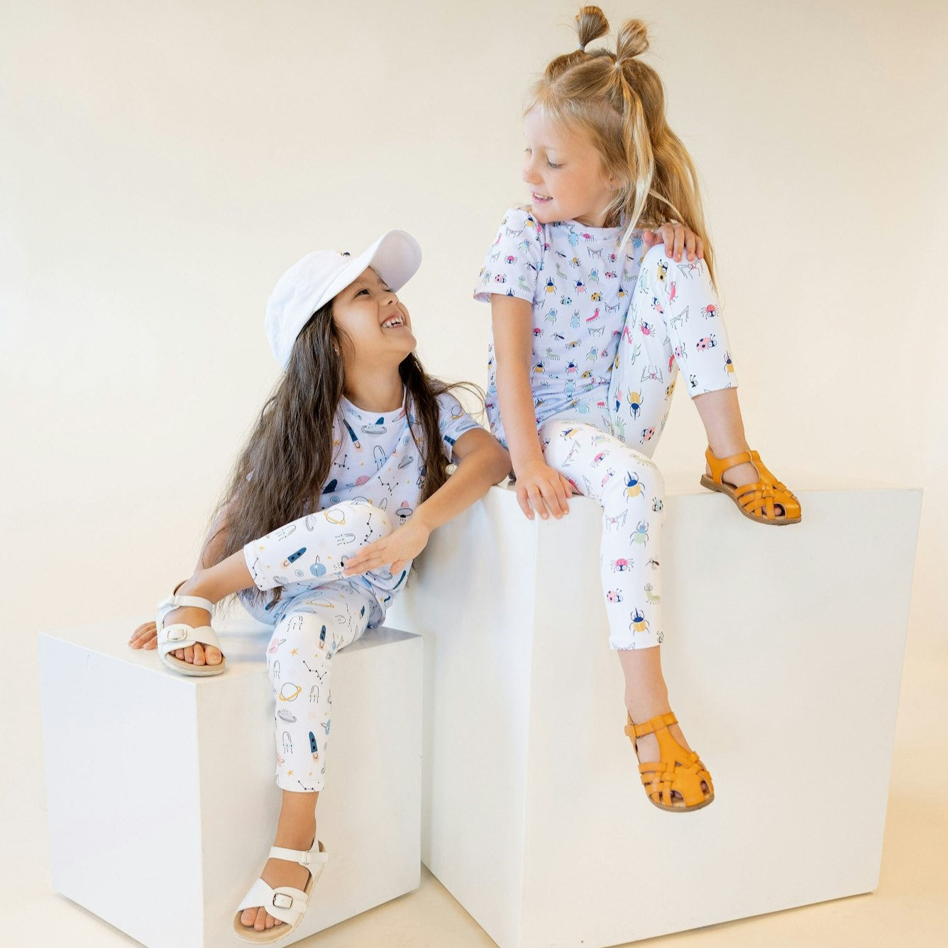 set with cute crawlies, leggings and shirt